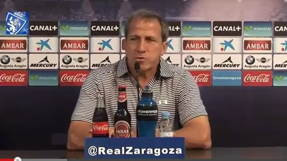 Víctor Muñoz en rueda de prensa tras el entrenamiento de este viernes