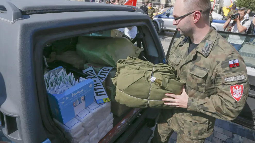 La ayuda rusa llega al este de Ucrania en medio de la tregua