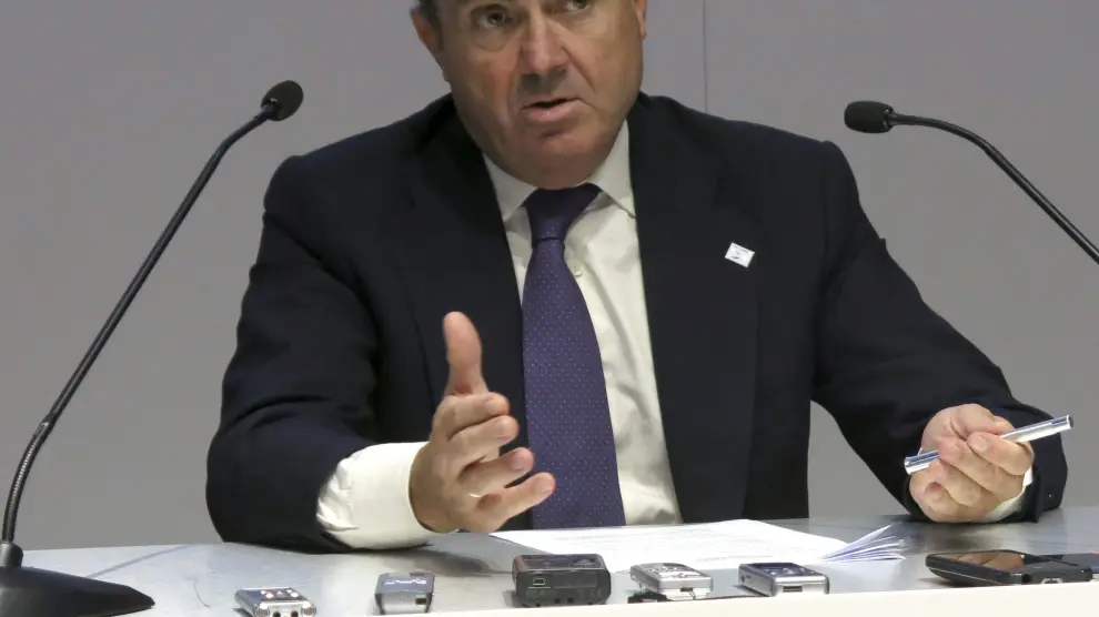 El ministro de Economía y Competitividad, Luis de Guindos, durante una rueda de prensa