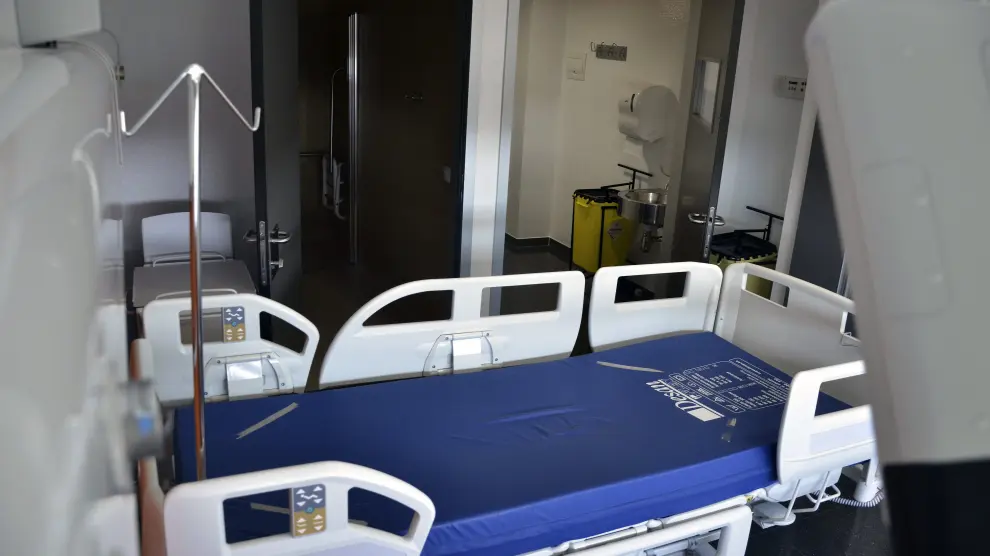 Habitación de hospital habilitada para tratar enfermedades infecciosas como el ébola