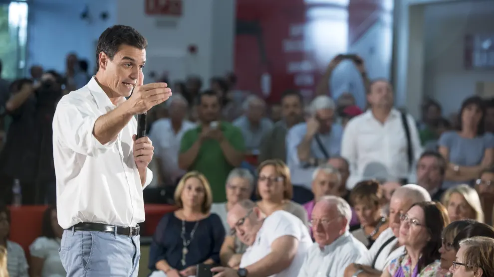 Sánchez durante la asamblea en Zaragoza