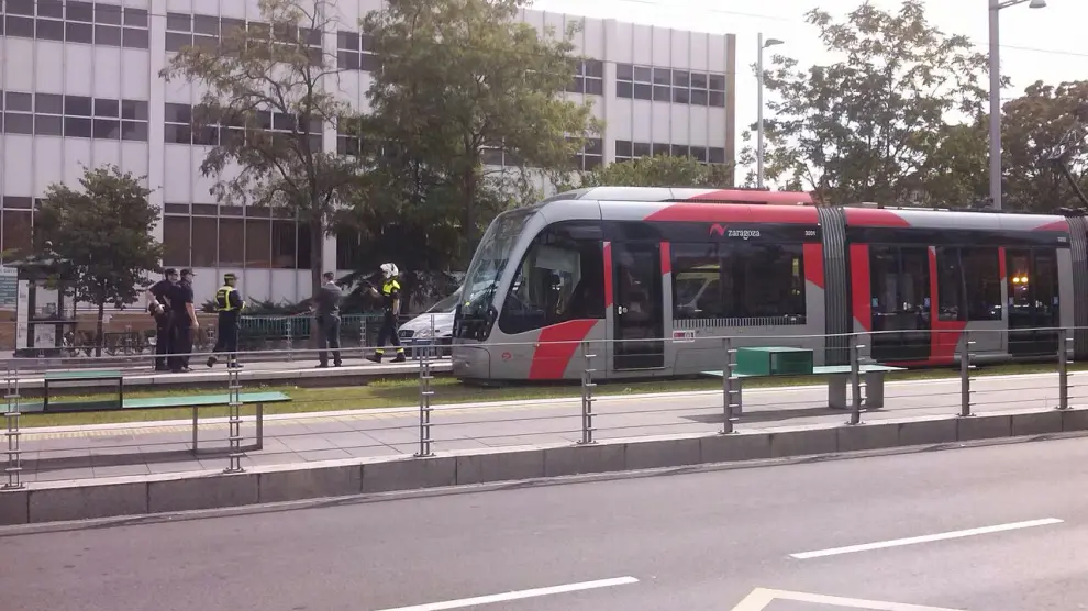 El tranvía de Zaragoza ha atropellado a una persona en la parada de Romareda