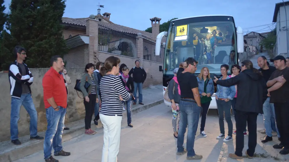 Los padres de los escolares de Fonz han bloqueado el bus escoalr