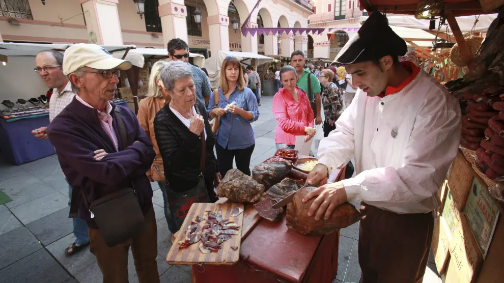 Mercado medieval organizado por ASAPME en Huesca