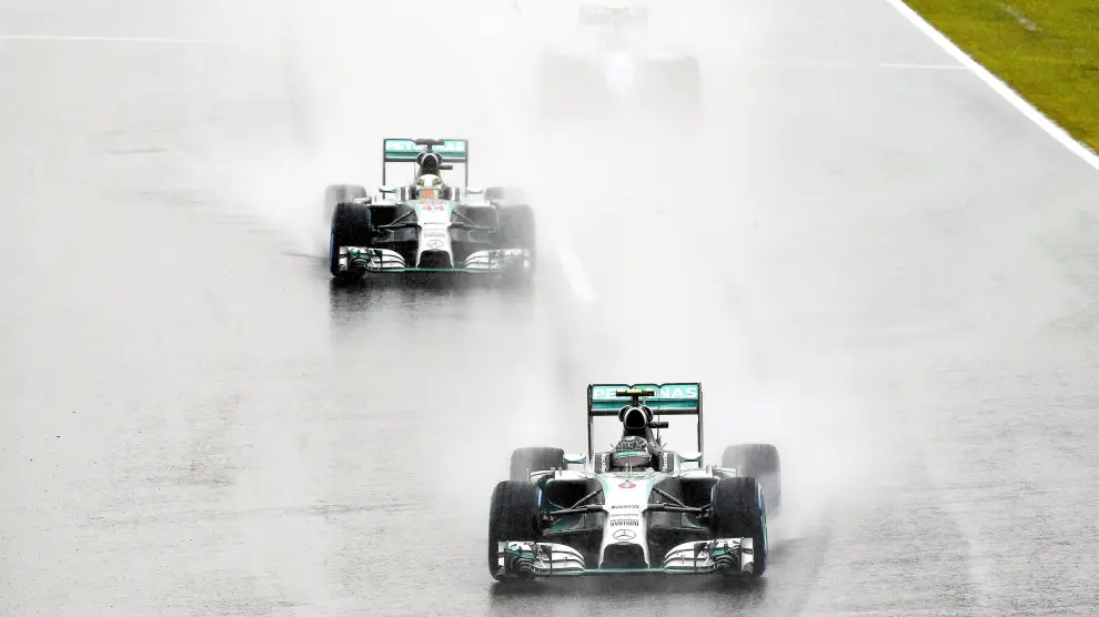 Hamilton y Rosberg, este domingo en Suzula