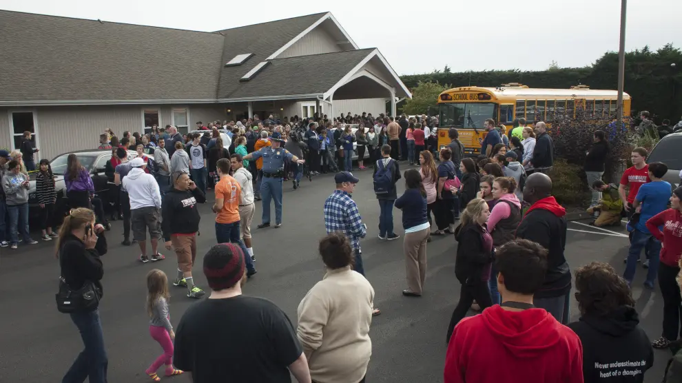 Los alumnos del centro fueron evacuados a una iglesia cercana.