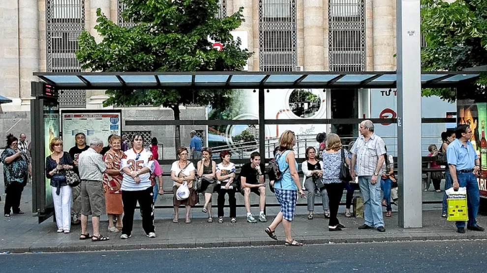 Marquesina de un autobús urbano en Zaragoza.