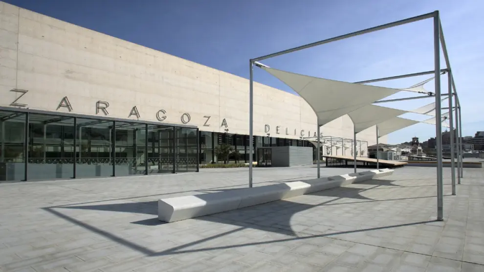 Auzsa instala marquesinas en la Estación Zaragoza-Delicias