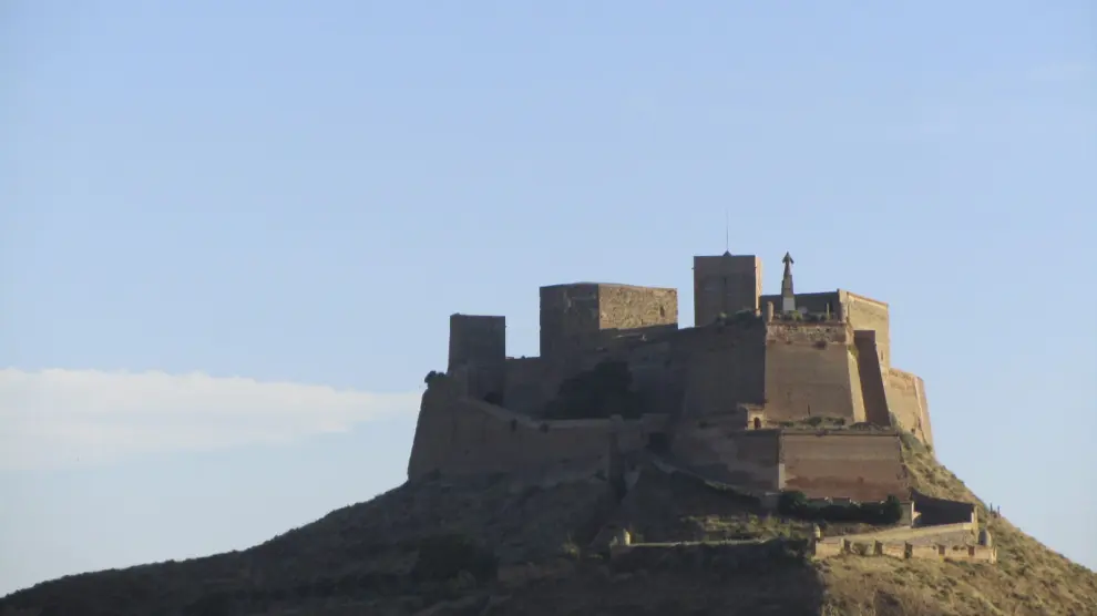 Imagen del castillo de Monzón.
