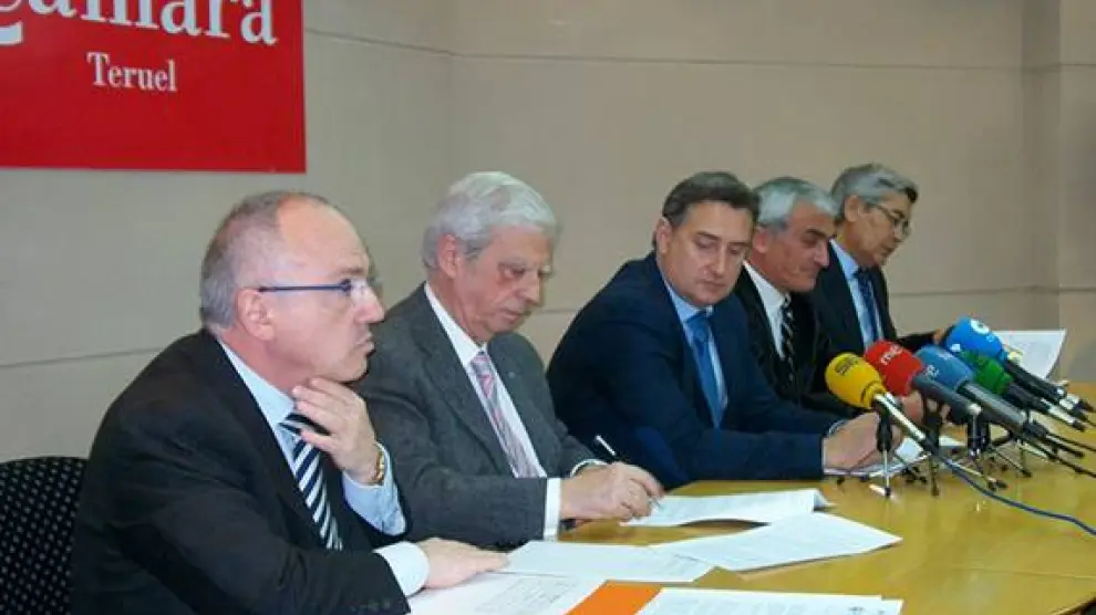 Firma de los convenios de Avalia con la CEOE, Cámara de Comercio y Caja Rural de Teruel.