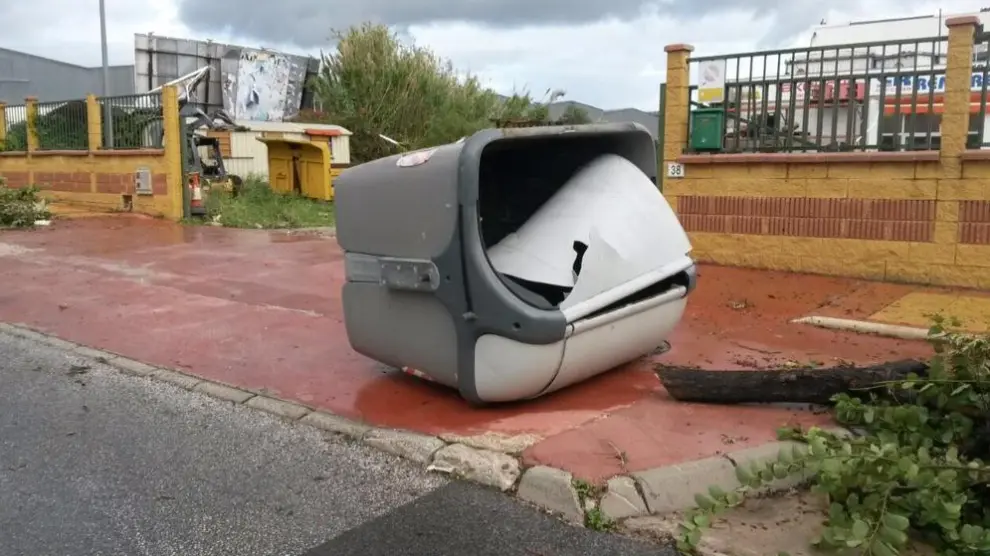 Destrozos causados por el "tornado" de Málaga