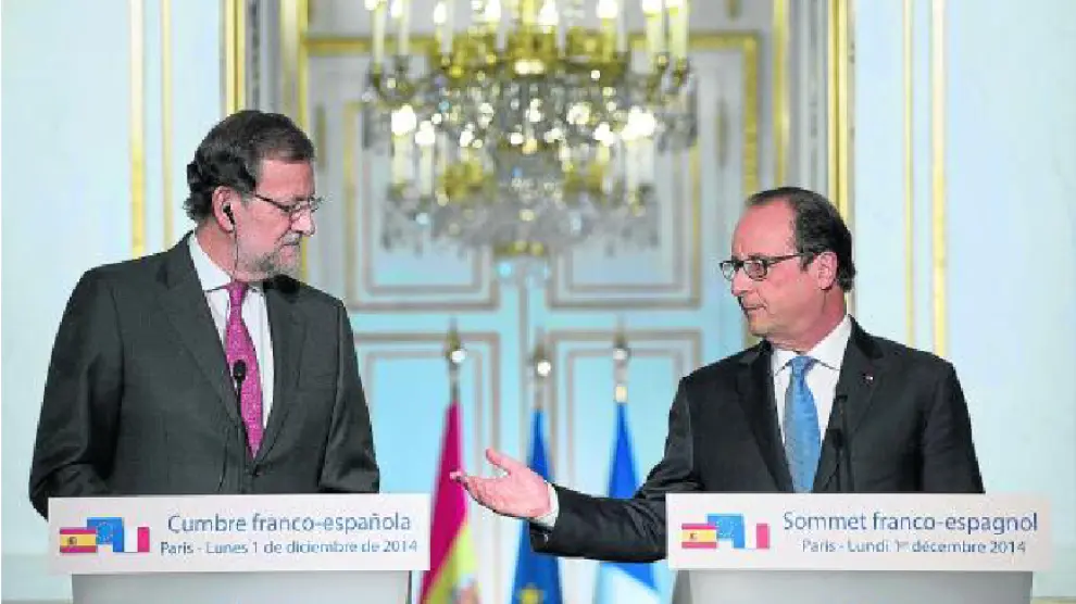 Los presidentes Mariano Rajoy y François Hollande, ayer al concluir la cumbre bilateral Francia-España.