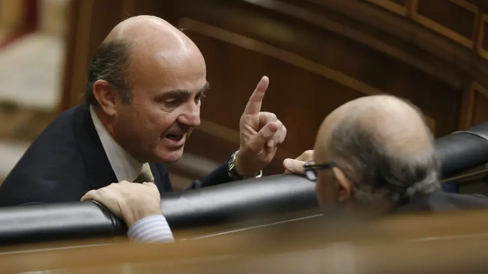 De Guindos dice que los supervisores miraron a otro lado en  la salida a bolsa de Bankia