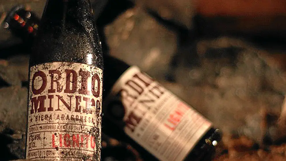 La etiqueta de la cerveza recuerda las antiguas minas del Oeste