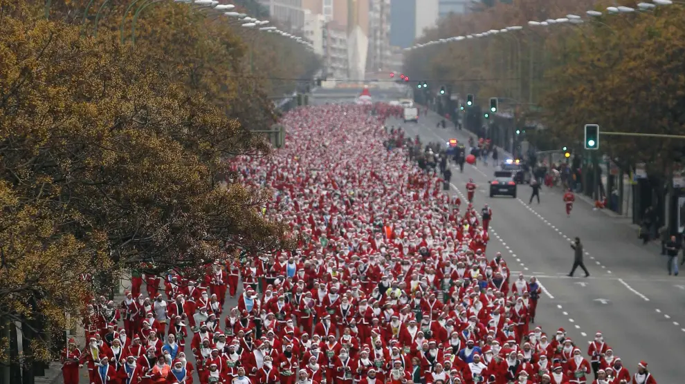 Miles de Papás Noel, en la carrera en Madrid