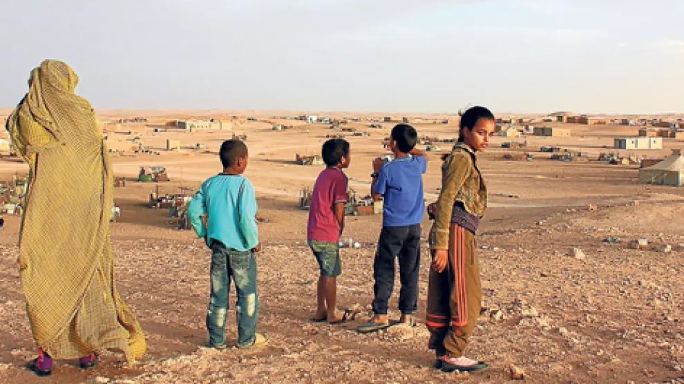 Estampa de un campamento de refugiados saharauis
