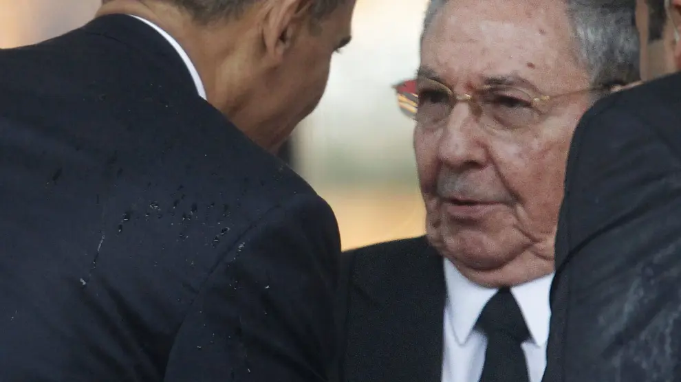 Raúl Castro anuncia el restablecimiento de relaciones diplomáticas con EE. UU