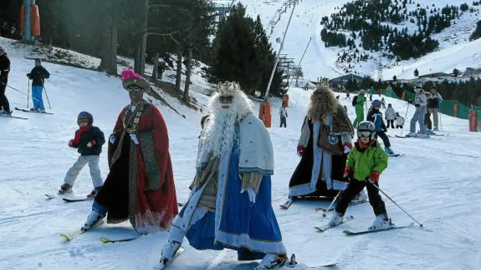 Los Reyes Magos visitan la estación de Aramón Cerler