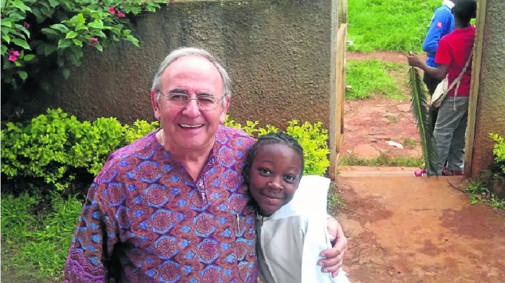 Javier Negro ha marchado ahora al Congo, pero ha pasado dos años en Camerún. En la imagen, en uno de los centros de las Escuelas Pías.