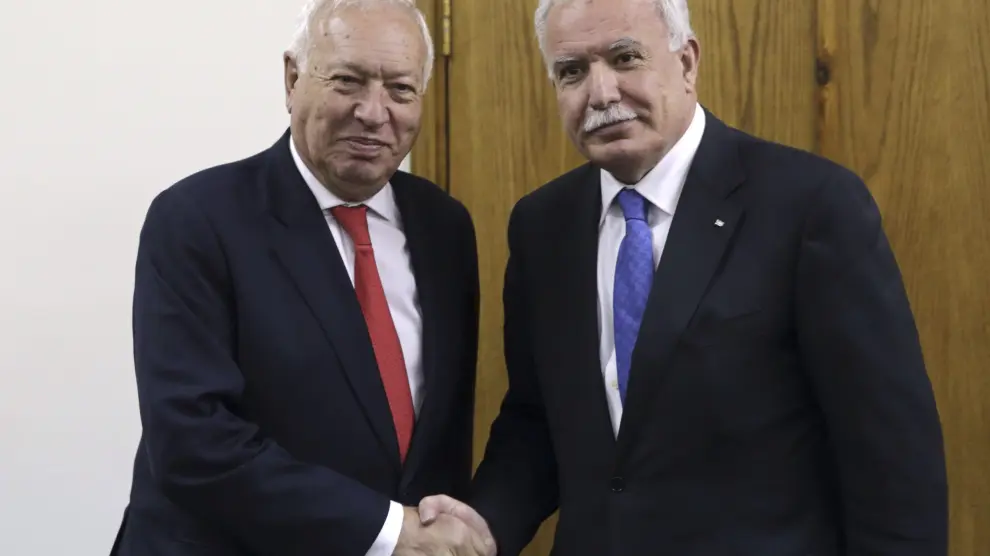 Margallo saluda a su homólogo palestino, Riyad Al Malki