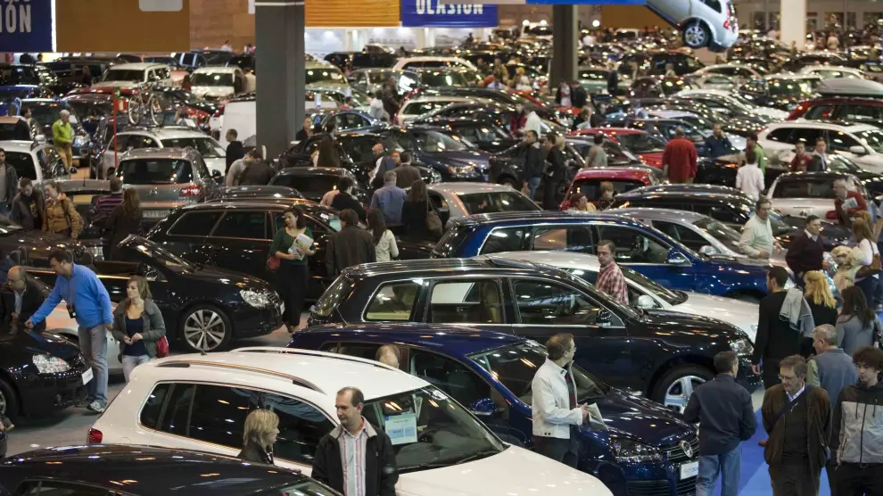 La mitad de los coches de ocasión vendidos en 2014 tenían más de 10 años de antigüedad