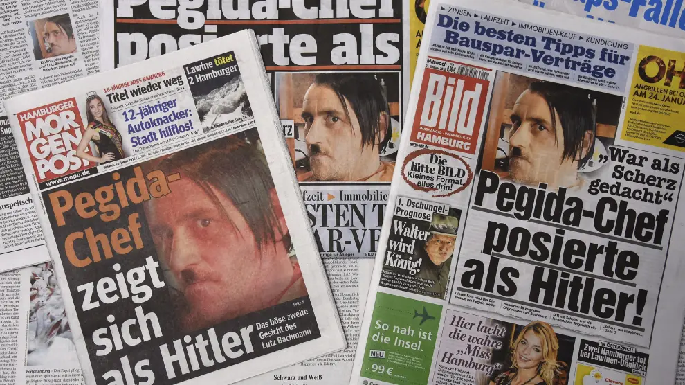 Diarios alemanes publicaron la foto de Lutz Bachmann imitando a Hitler