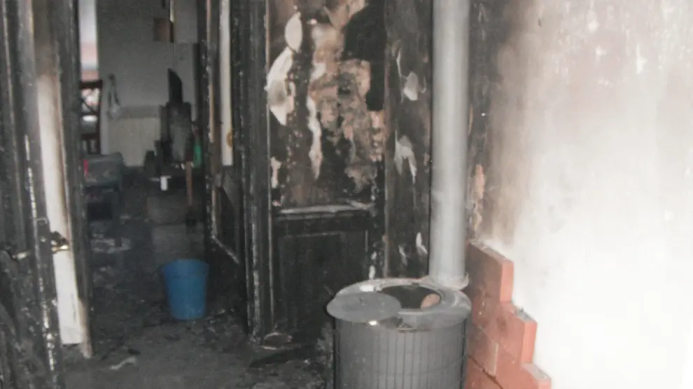 Interior de la vivienda afectada por el fuego