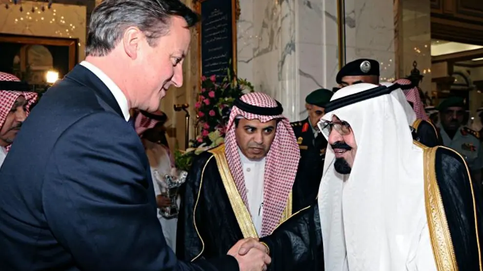 Cameron se reunirá con el nuevo rey saudí en medio de la polémica por la muestra de luto