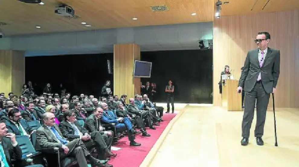 La ponencia de Risto Mejide. El publicista habló de la importancia de la marca personal en la celebración de AJE Aragón en instalaciones de Ibercaja. Un discurso que en términos generales gustó a los asistentes.