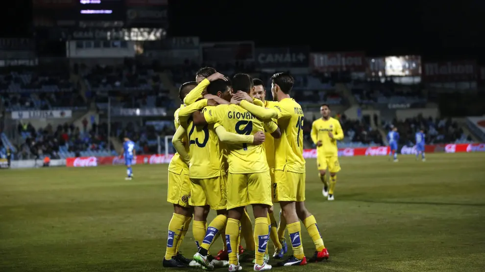Los jugadores del Villarreal celebran el pase