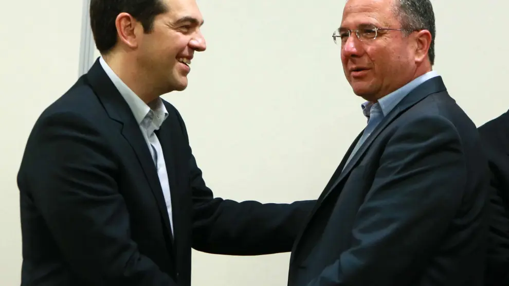 El primer ministro griego (i) junto al presidente de Chipre