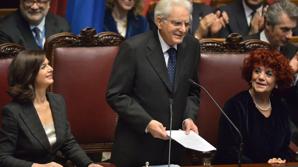 Mattarella jura su cargo como presidente italiano y apuesta por el crecimiento en Europa