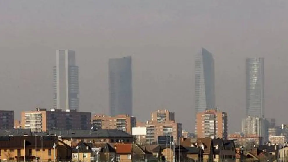 Madrid ya restringe el tráfico y el aparcamiento cuando se dispara la contaminación atmosférica