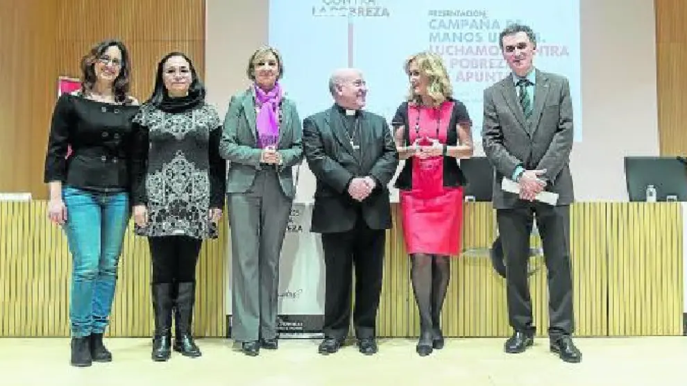De izquierda a derecha, Laura Hernández, Ruth Consuelo Chaparro, Teresa Fernández, Vicente Jiménez, Nieves Herrero y Gonzalo González, en la presentación de la LVI Campaña de Manos Unidas.