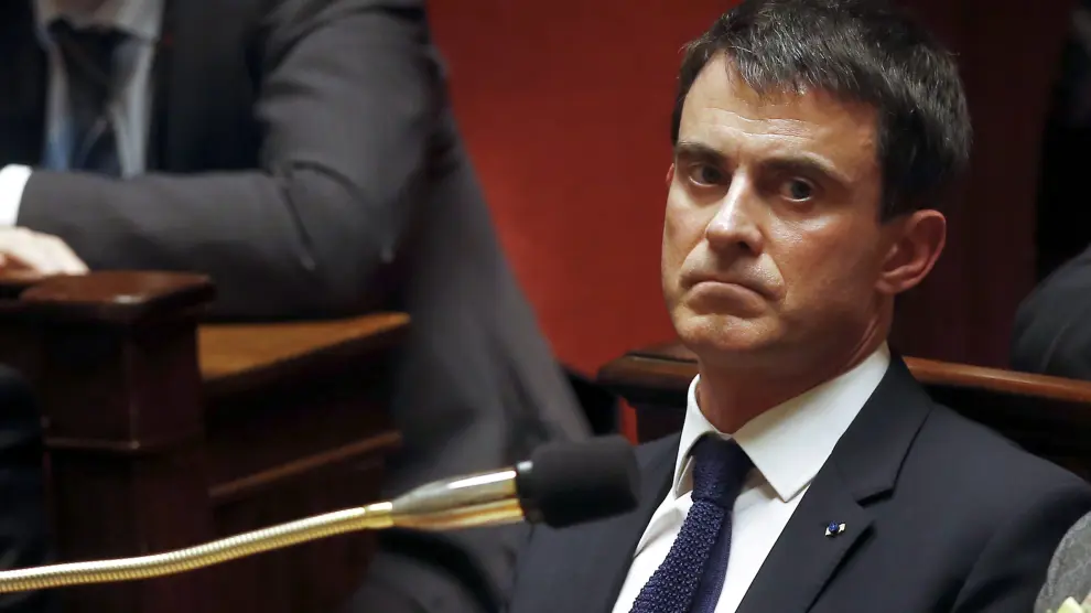 La derecha francesa presenta una moción contra el Gobierno del socialista Manuel Valls