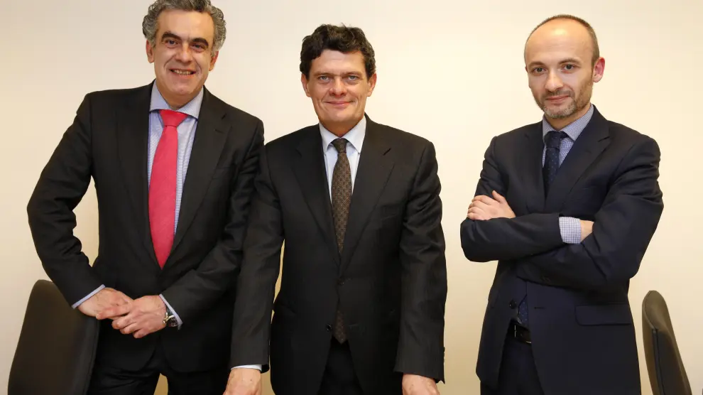Echegoyen, junto a Manuel Gómez Gilabert y Oscar García Maceiras