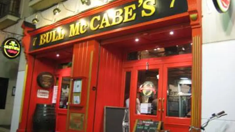 Fachada del zaragozano pub irlandés Bull McCabe's