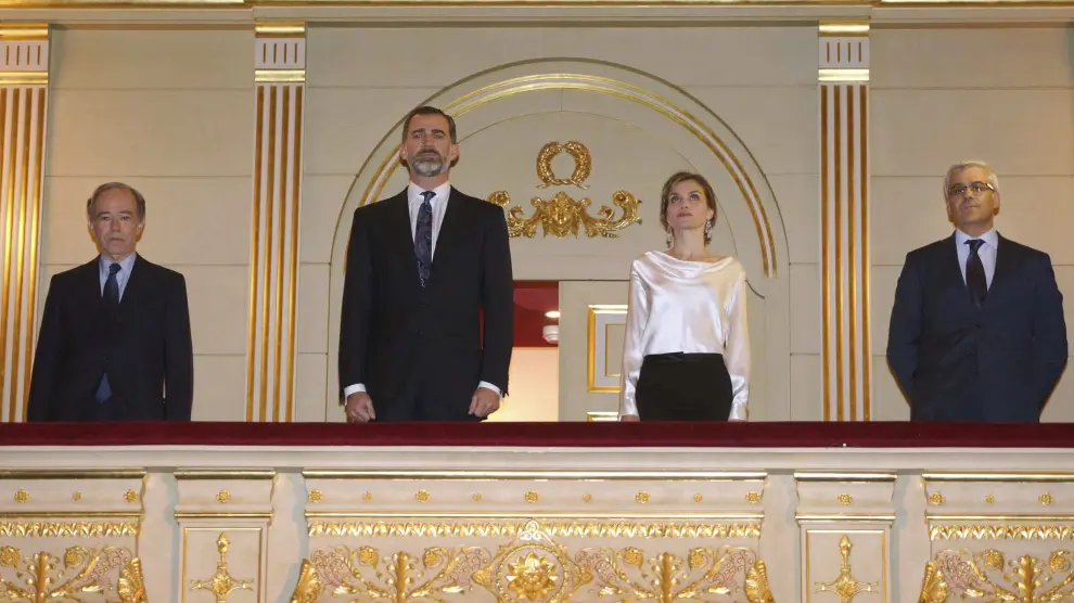 Los Reyes Felipe y Letizia acuden por primera vez a la ópera en el Teatro Real