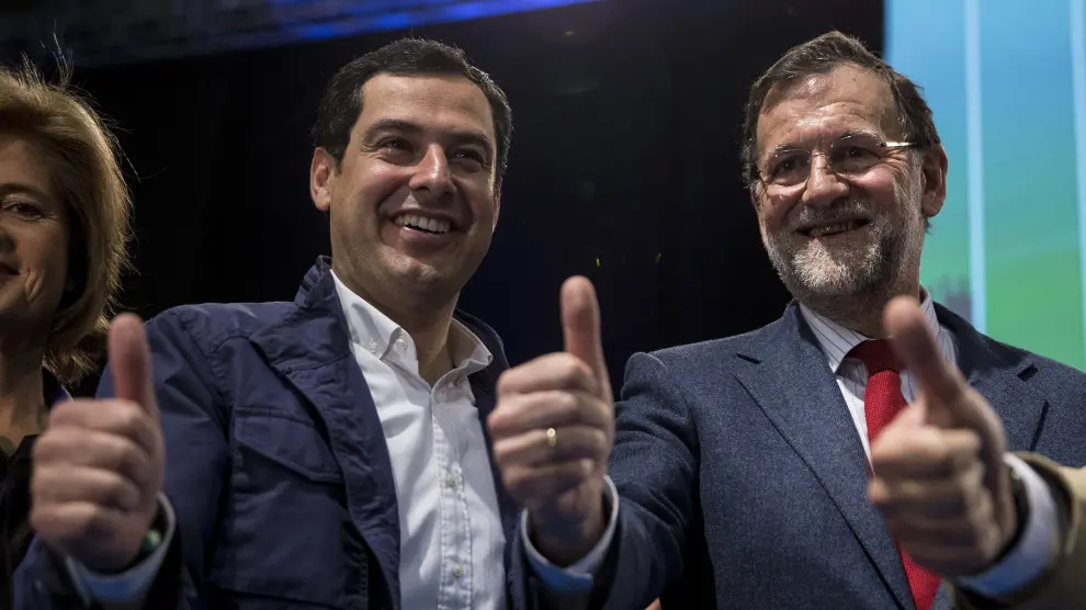 Mariano Rajoy con el candidato del PP por Andalucía, Juanma Moreno