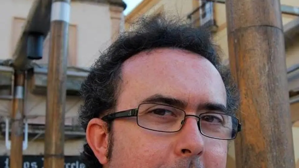 El escritor Ángel Gracia