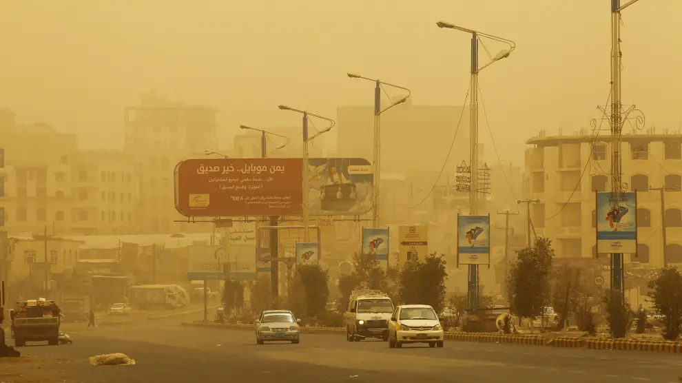 Vista general de la tormenta de arena que cubría la capital del Yemen, Saná, el 3 de abril del 2015