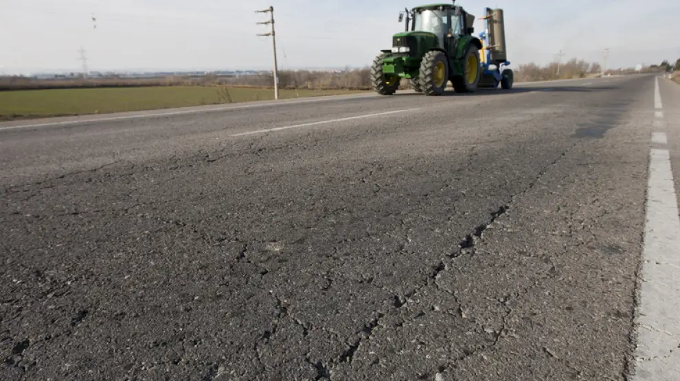 El firme de las carreteras aragonesas, "muy deficiente"