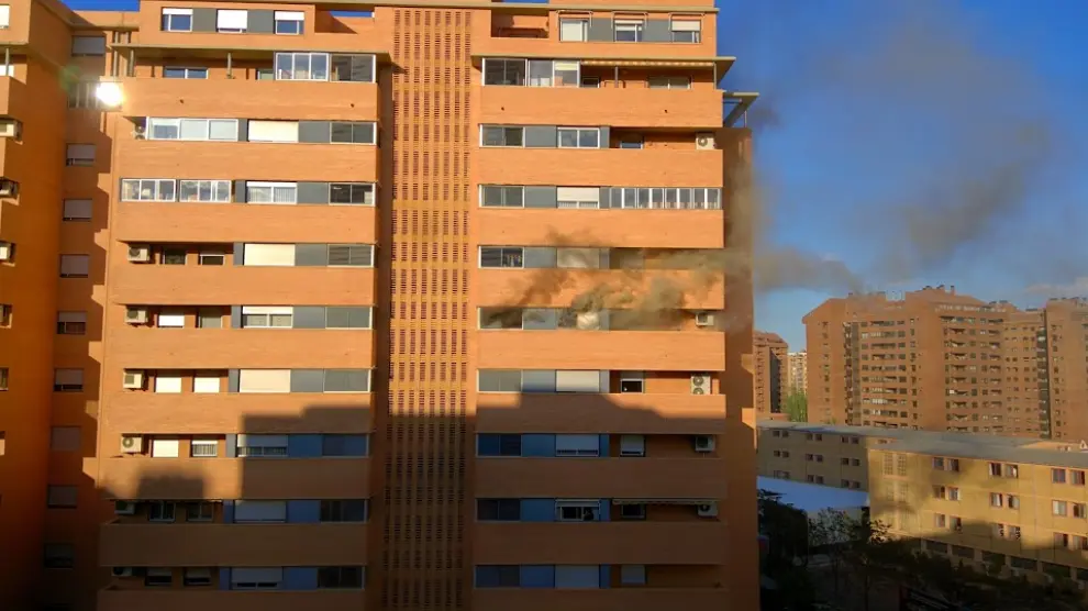 Incendio en una vivienda de Sáinz de Varanda, en Zaragoza