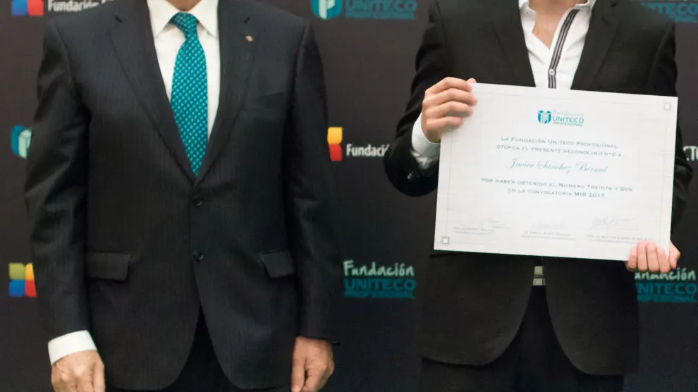 Javier Sánchez Bernal junto al presidente de la Fundación Uniteco Profesional, Gabriel Núñez.