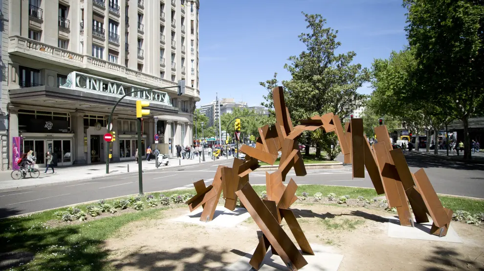 Escultura 'Tormenta', obra de Santiago Gimeno, en el paseo de Sagasta