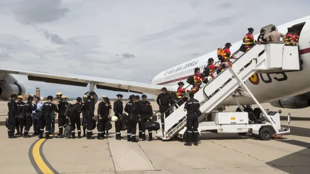 El especialista de Protección Civil se unirá al contingente que salió ayer de la Base Aérea de Zaragoza