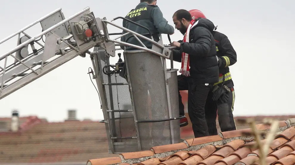 Rescate del preso encaramado al tejado en Soria