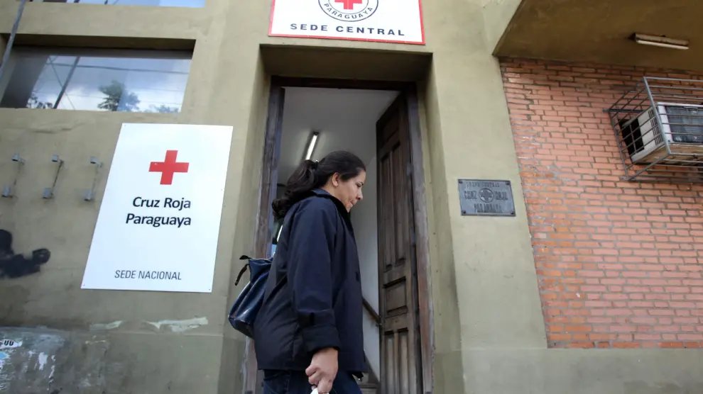 la entrada a la sede nacional de la Cruz Roja Paraguaya donde está internada una niña de 10 años embarazada.