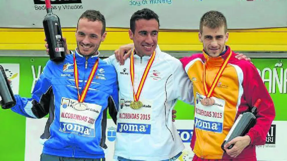 Toni Abadía, Mohamed Marhoum y Francisco Abad, podio del Nacional de cross absoluto 2015.