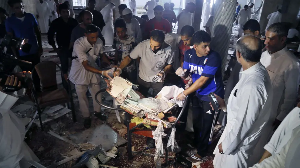 Un sangriento atentado del Estado Islámico golpea a los chiíes de Arabia Saudí